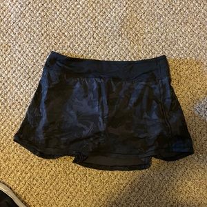 LULULEMON- WOMENS TENNIS SKIRT